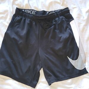 Nike Men's Black and White Athletic Shorts